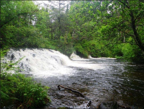 River Avich falls